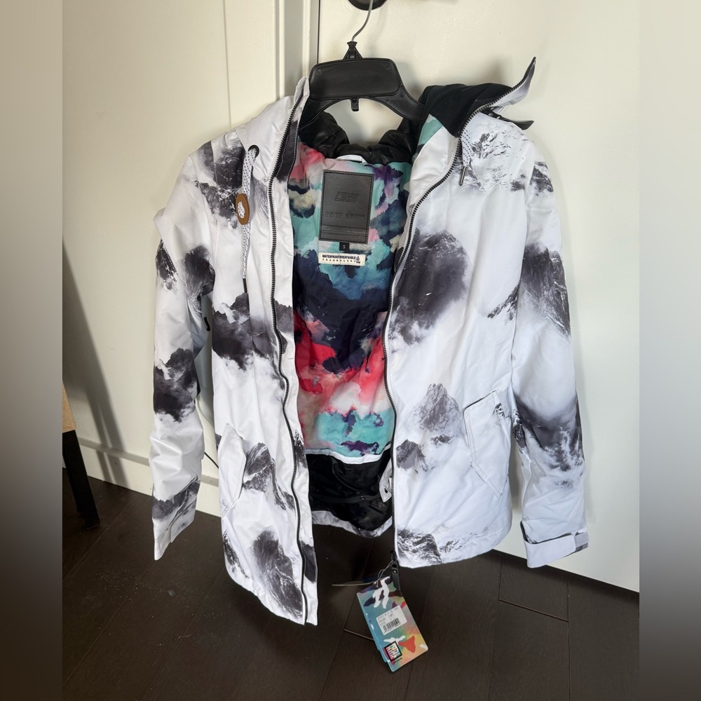 GSOU SNOW ski jacket NWT